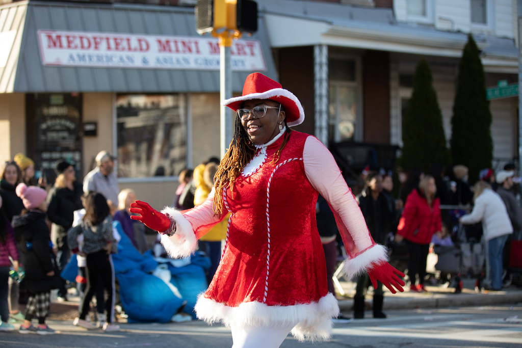 Photos from the 2022 Baltimore Mayor’s Christmas Parade BmoreArt